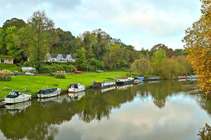 4 Bedroom Detached House To Rent In Shillingford Hill, Wallingford, Oxfordshire, OX10