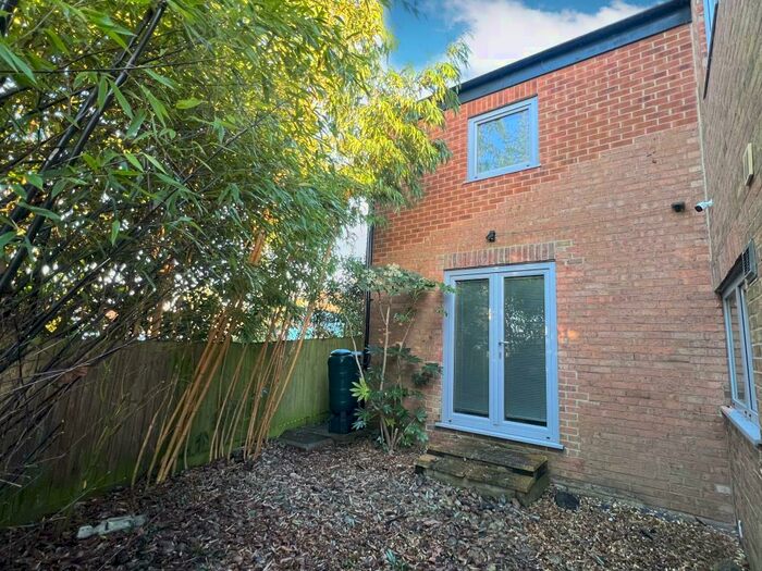 2 Bedroom Apartment To Rent In Fitzherbert Close, Iffley Village, OX4