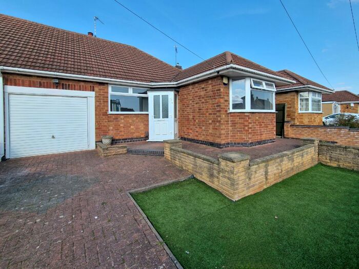 3 Bedroom Semi-Detached Bungalow To Rent In Southdown Drive, Thurmaston, Leicester, LE4