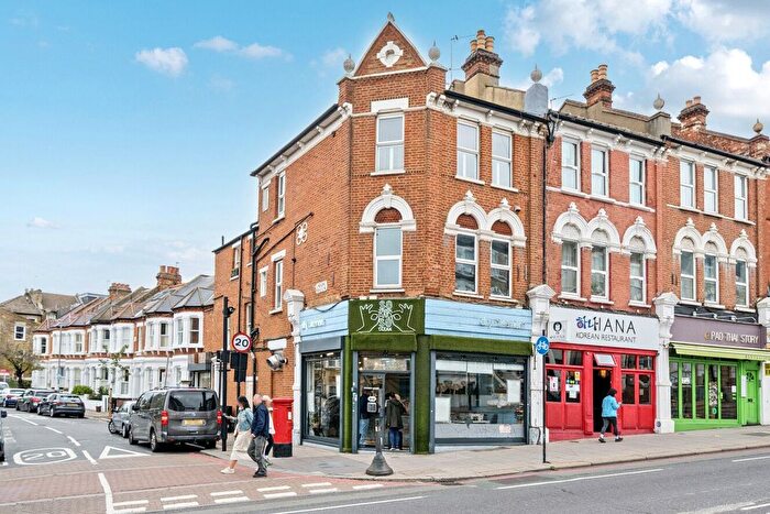 1 Bedroom Flat For Sale In Battersea Rise, London, SW11