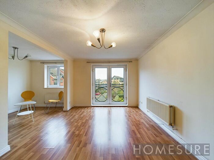 2 Bedroom Apartment For Sale In South Ferry Quay, Liverpool, L3