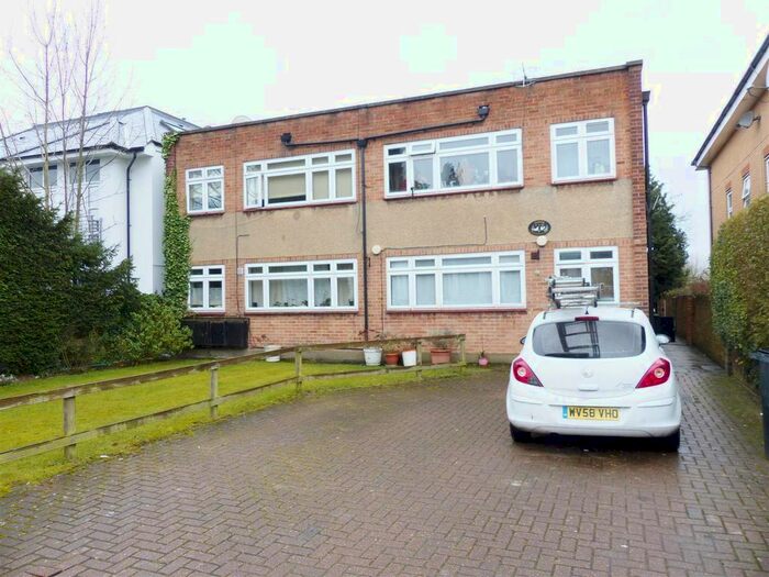 Studio To Rent In Sunningfields Road, Hendon, NW4