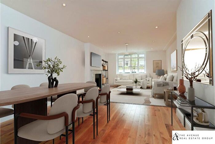 3 Bedroom Flat For Sale In St. James Close, London, NW8