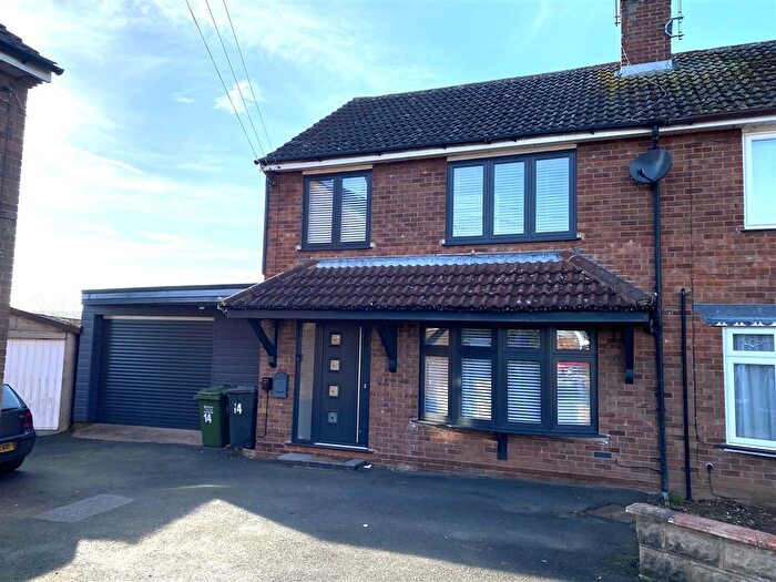 3 Bedroom Semi-detached House For Sale In Jackson Crescent, Stourport-On-Severn, DY13