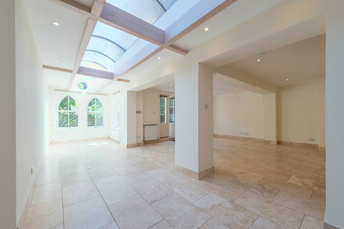 3 Bedroom Maisonette To Rent In Henry Dickens Court, St. Anns Road, London, W11