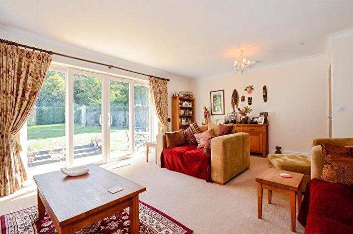 2 Bedroom Detached Bungalow For Sale In Redhall End, Colney Heath, St. Albans, AL4