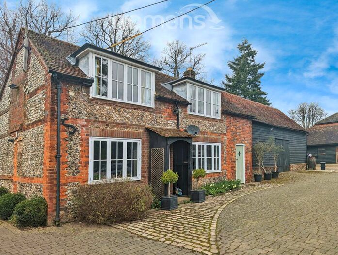 2 Bedroom Cottage To Rent In Hunts Hill Lane, HP14