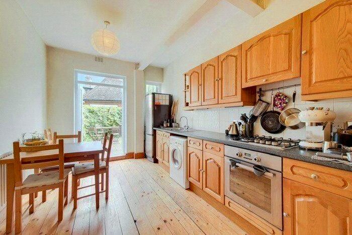 1 Bedroom Flat To Rent In Oakhill Road, East Putney, SW15