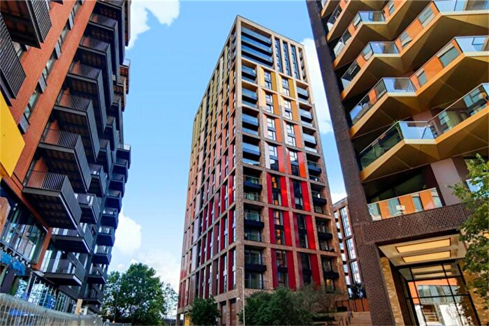 2 Bedroom Apartment To Rent In Haines House, Wandsworth, SW11