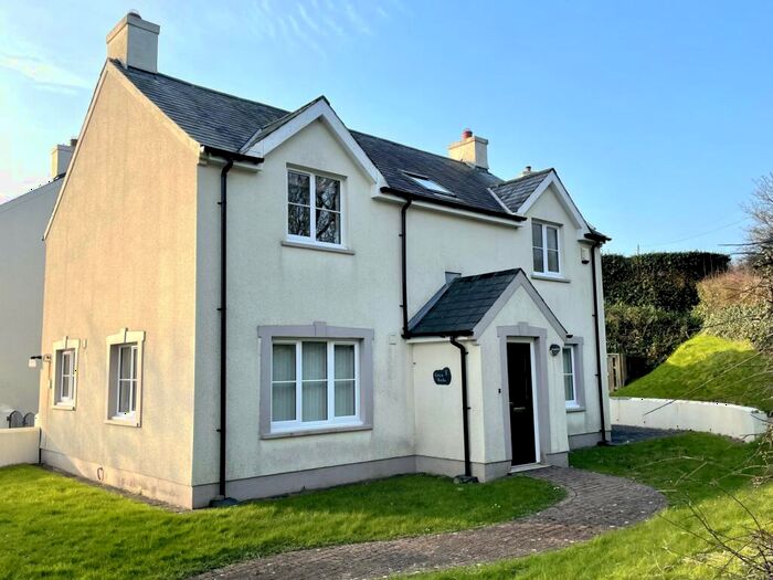 3 Bedroom Detached House For Sale In Strawberry Close, Little Haven, Haverfordwest, Pembrokeshire, SA62