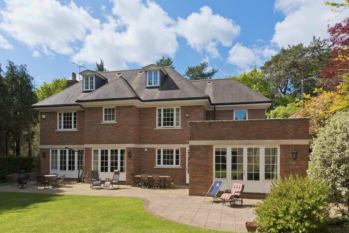 6 Bedroom Detached House To Rent In Cobham, KT11