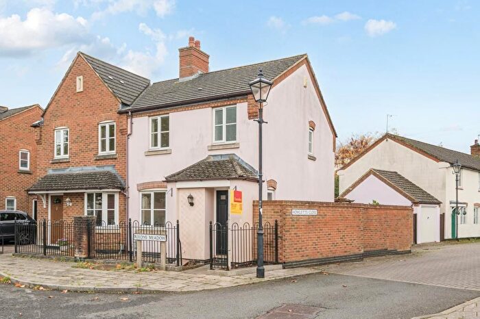3 Bedroom Semi-detached House To Rent In Rixons Meadow, Aylesbury, HP19