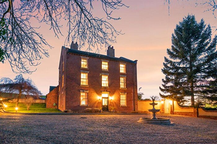 6 Bedroom Detached House For Sale In Old Road, Braunston, NN11