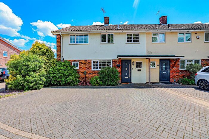 3 Bedroom End Of Terrace House For Sale In Fennycroft Road, Hemel Hempstead, HP1