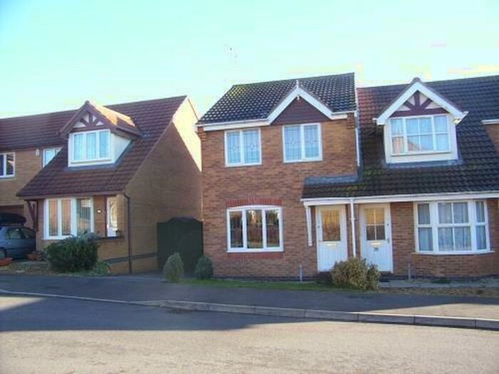 3 Bedroom Detached House To Rent In Lordswood Close, Wootton Fields, Northampton, NN4