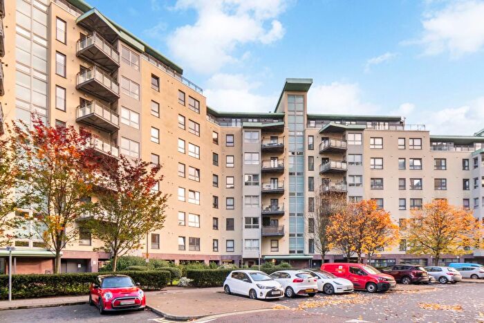 3 Bedroom Flat For Sale In / Portland Gardens, Newhaven, Edinburgh, EH6