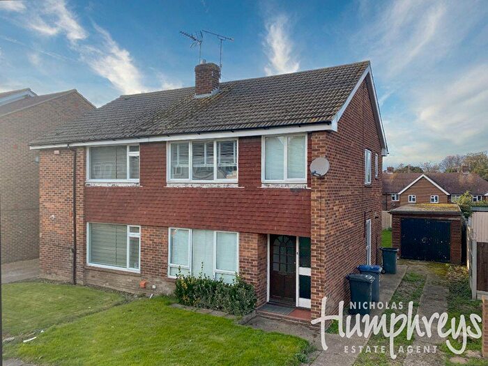 3 Bedroom Semi-Detached House To Rent In College Road, CT1