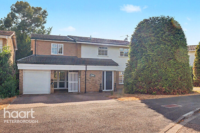 5 Bedroom Detached House For Sale In Upton Close, Peterborough, PE3