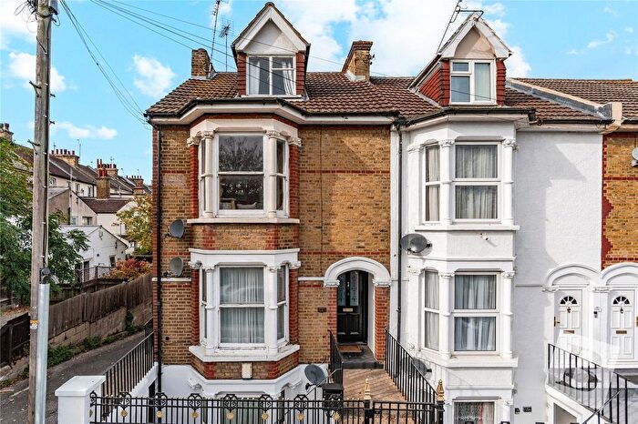 2 Bedroom Maisonette For Sale In Royal Pier Road, Gravesend, Kent, DA12
