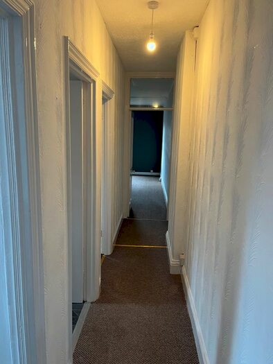 1 Bedroom Flat To Rent In Quantock Road, Weston-Super-Mare, BS23