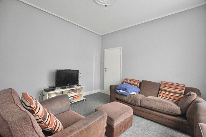 3 Bedroom Semi-Detached House To Rent In Grove Road, Chadwell Heath, RM6