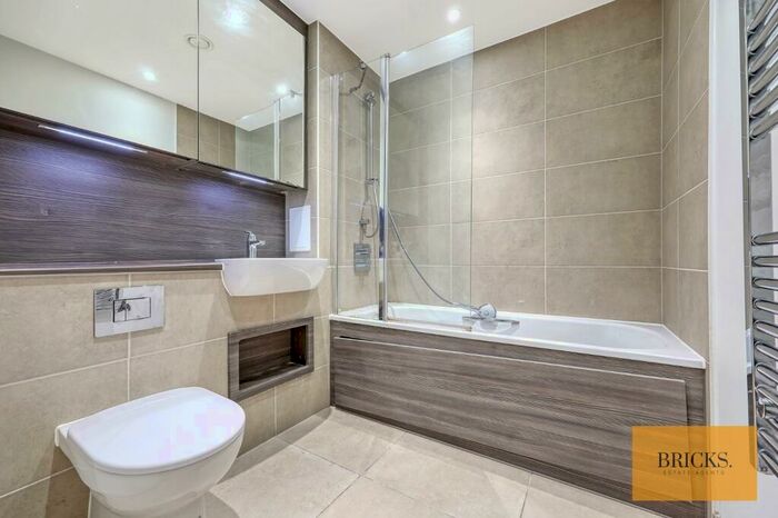 1 Bedroom Flat For Sale In Lyall House, Shipbuilding Way, London, E13