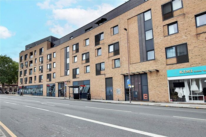 2 Bedroom Flat For Sale In Blackwall Lane, Greenwich, London, SE10