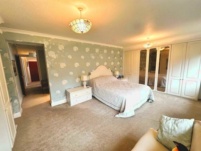 3 Bedroom Detached House For Sale In Woodland Way, Petts Wood East, Kent, BR5