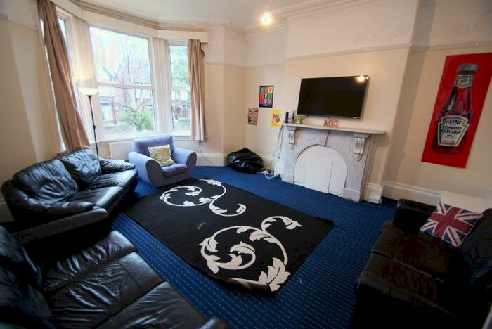 9 Bedroom Terraced House To Rent In Cardigan Road, Headingley, Leeds, LS6