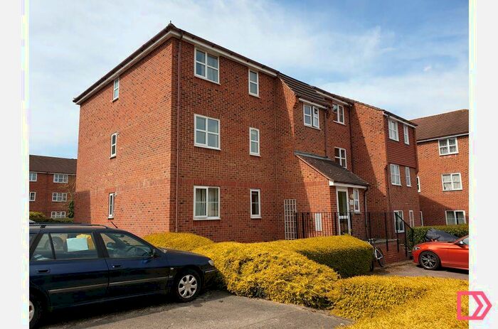 2 Bedroom Flat To Rent In Marmet Avenue, Letchworth Garden City, Hertfordshire, SG6