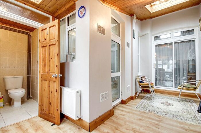 3 Bedroom Terraced House For Sale In Cornwall Avenue, London, N22