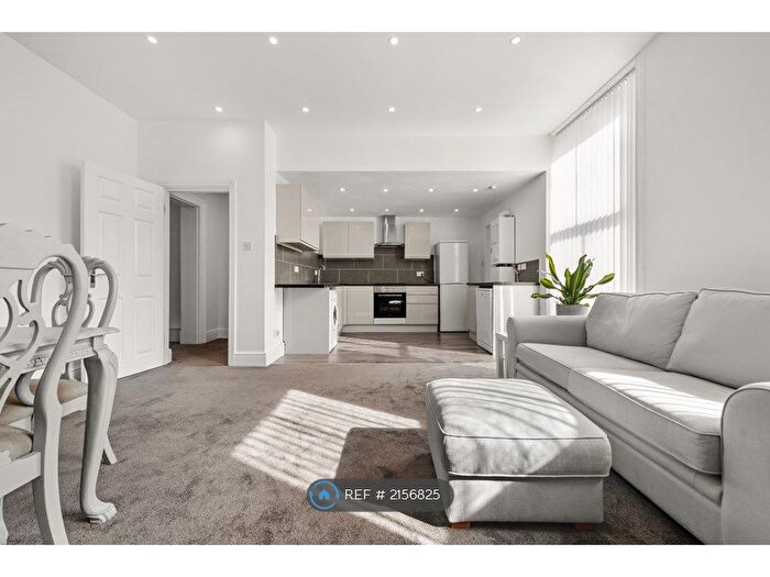 2 Bedroom Flat To Rent In Montpellier Terrace, Scarborough, YO11