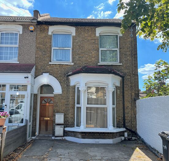 2 Bedroom Flat To Rent In Bury Street, Edmonotn, N9