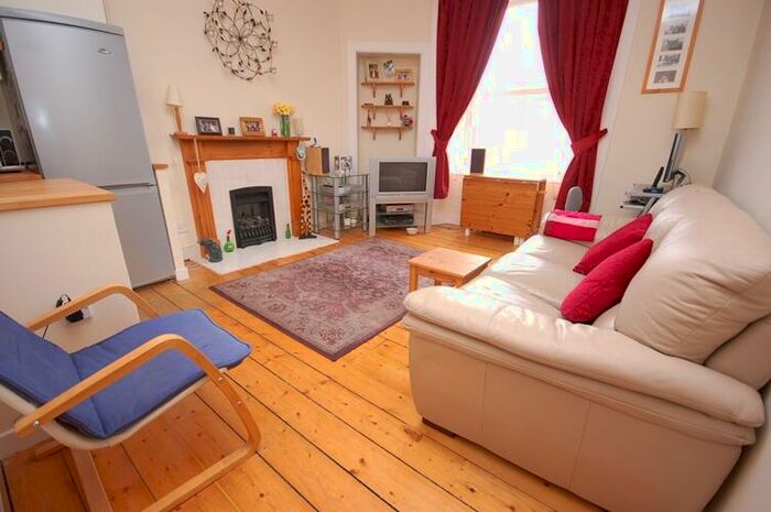 1 Bedroom Flat To Rent In L &# Albert Street, Edinburgh, EH7