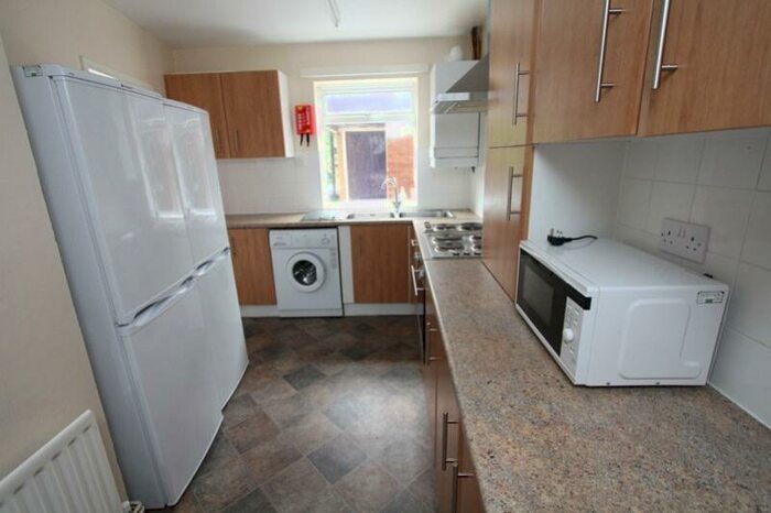 6 Bedroom Terraced House To Rent In Charter Avenue, Canley, Coventry, CV4