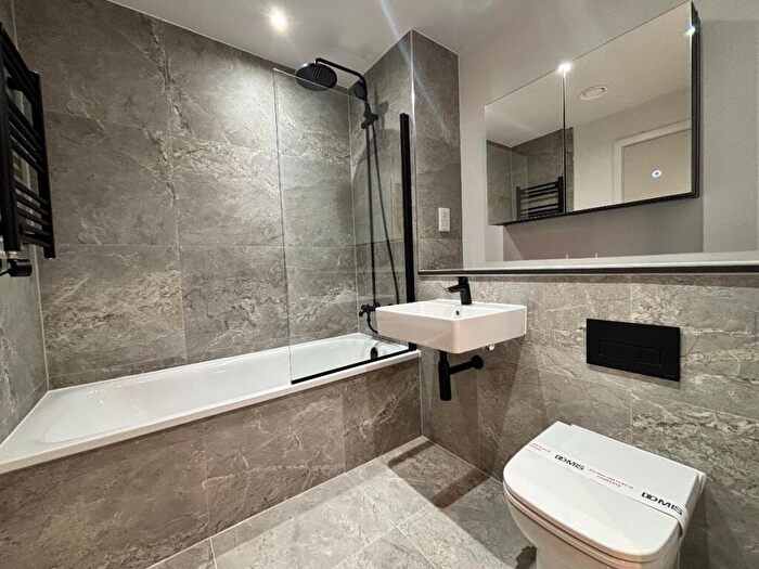 2 Bedroom Apartment To Rent In Waterhouse Tower, Dutton Street, M3