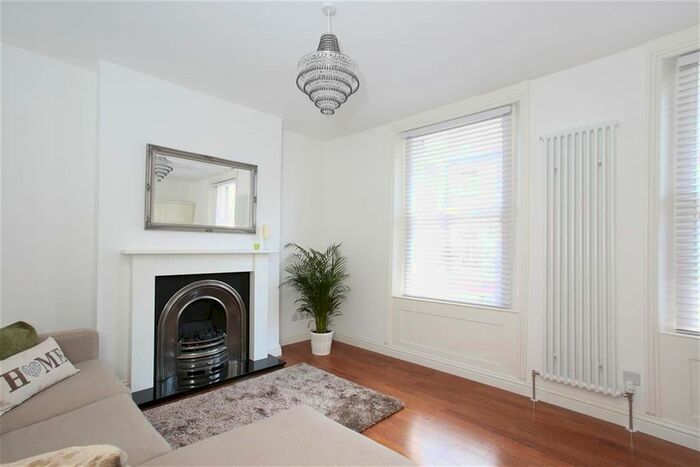 3 Bedroom Flat To Rent In Dartmouth Road, Forest Hill, SE23