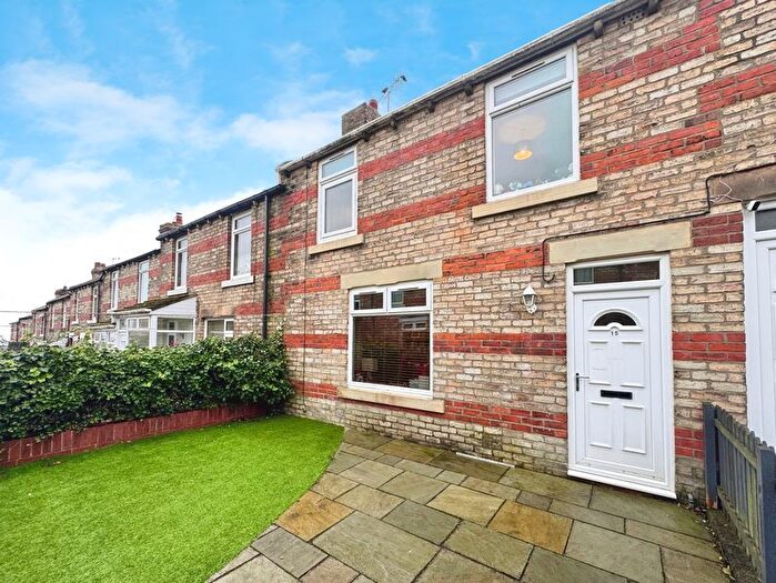 3 Bedroom Terraced House For Sale In Nelson Street, Greenside, NE40