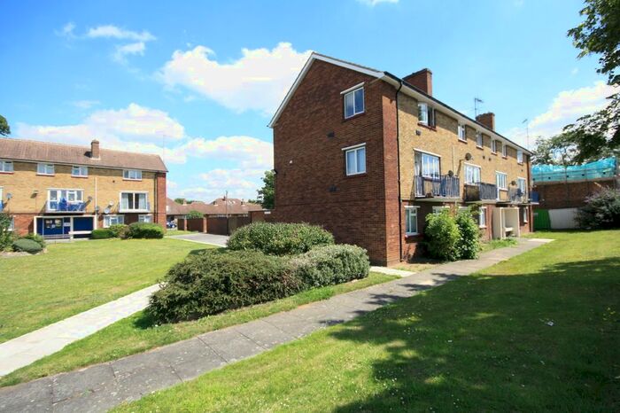 1 Bedroom Flat To Rent In Shears Court, Sunbury-On-Thames, TW16