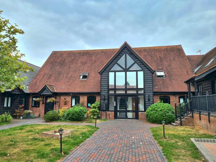 2 Bedroom Duplex For Sale In Middle Barn, Bramley, RG26