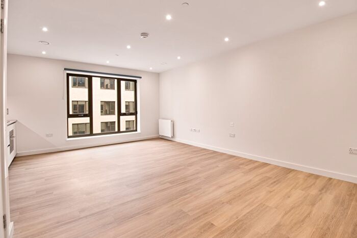 Studio To Rent In Greenford, UB6