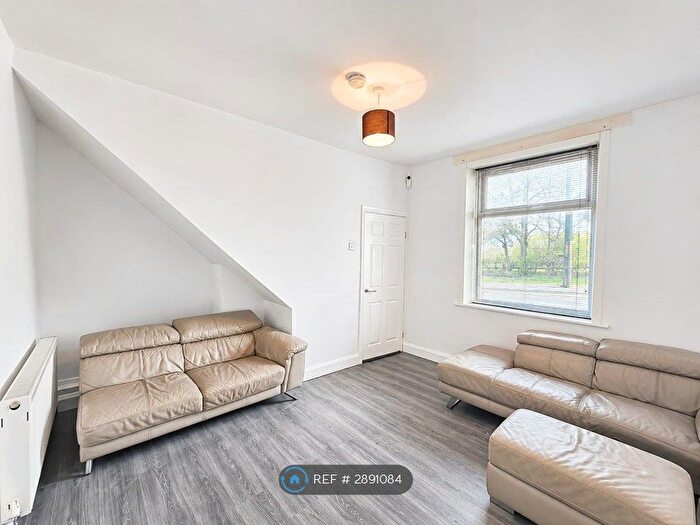 2 Bedroom End Of Terrace House To Rent In Good St, Stanley, DH9