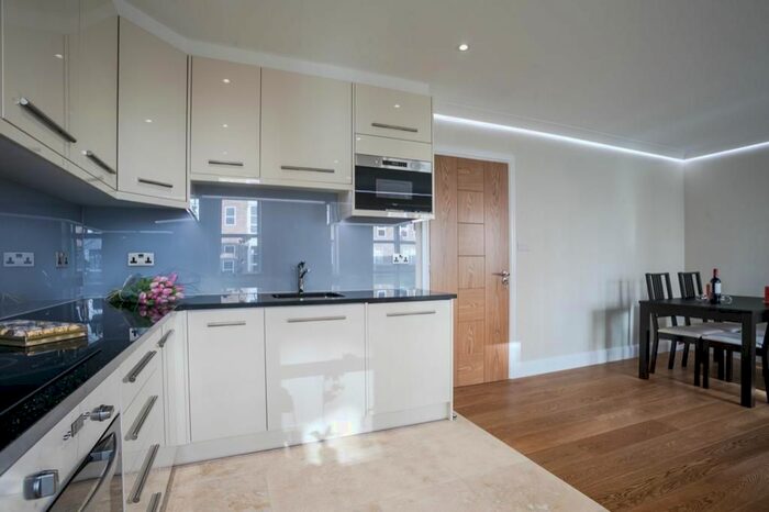 3 Bedroom Flat To Rent In Manbre Road, London, W6