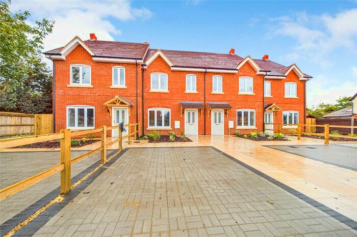 3 Bedroom Terraced House To Rent In Horseshoe Road, Pangbourne, Reading, Berkshire, RG8