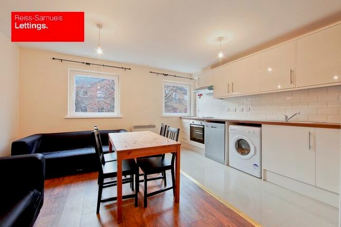 5 Bedroom Town House To Rent In Cyclops Mews., Isle Of Dogs, E14