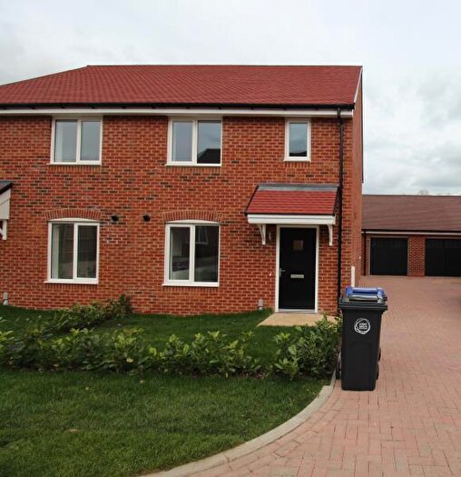 3 Bedroom Semi-Detached House To Rent In West End, GU24