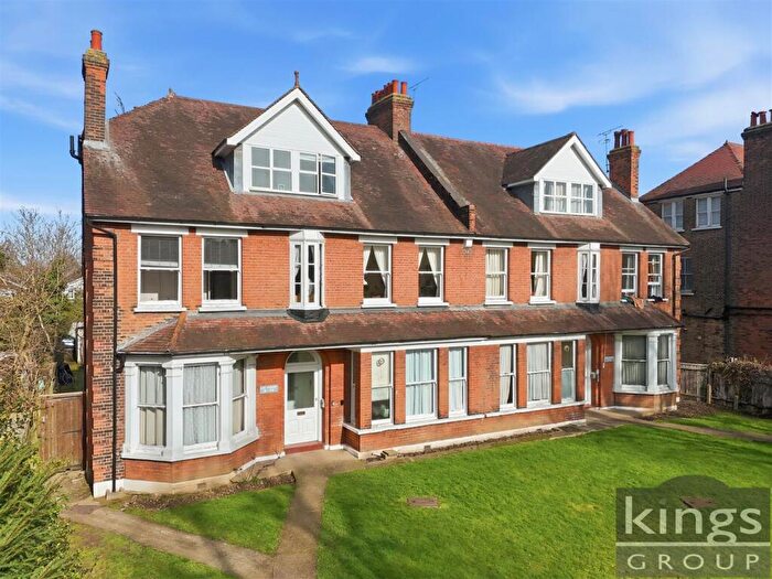 1 Bedroom Flat For Sale In Queen Annes Place, Enfield, EN1