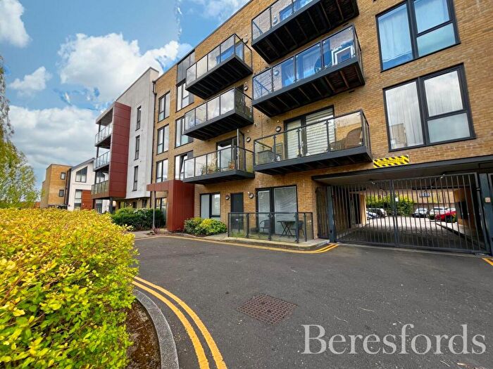 1 Bedroom Apartment For Sale In Ashflower Drive, Romford, RM3