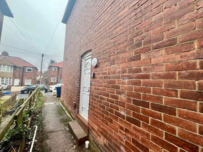 3 Bedroom Flat To Rent In Swinley Gardens, Newcastle Upon Tyne, NE15