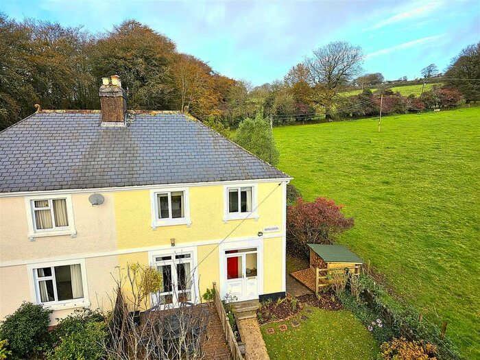 3 Bedroom Property For Sale In Florence Road, Callington, Cornwall, PL17